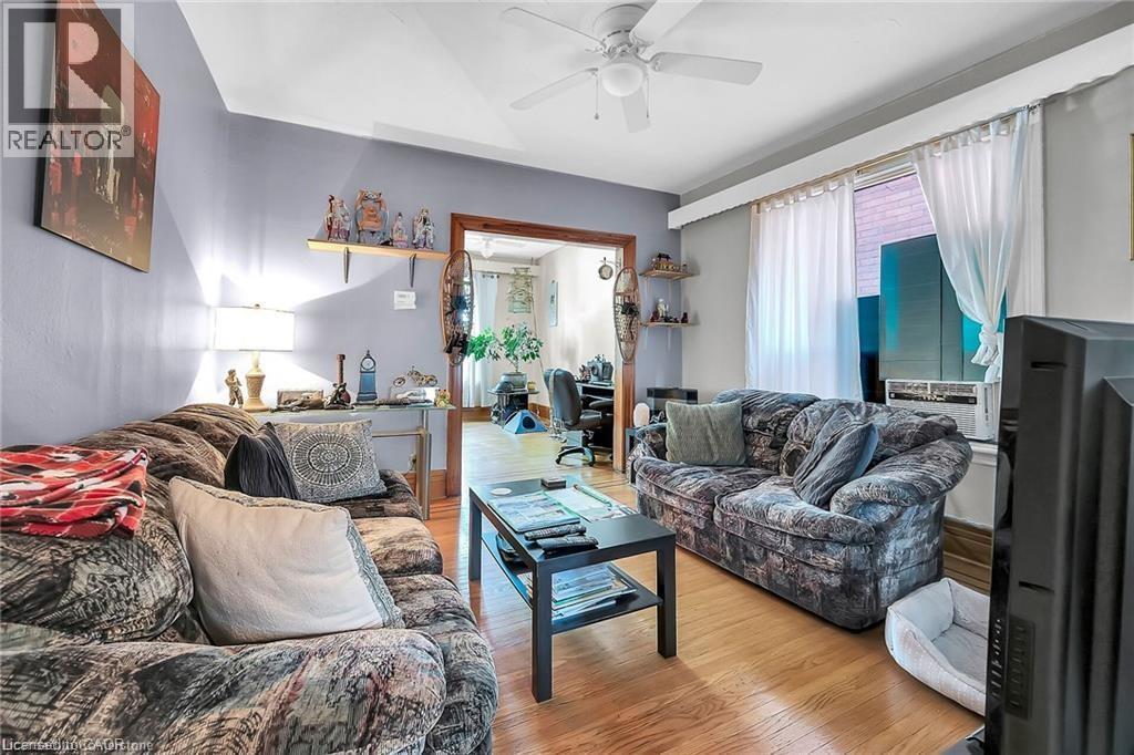 Photo 30 of 49 East Bend Avenue S, Hamilton ON