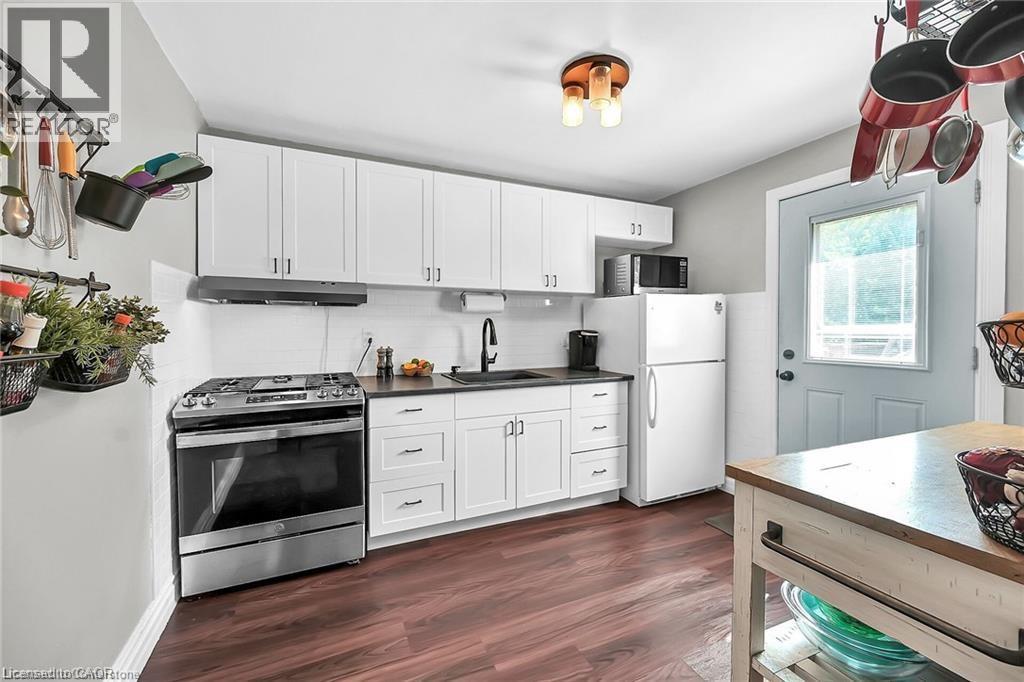 Photo 14 of 49 East Bend Avenue S, Hamilton ON