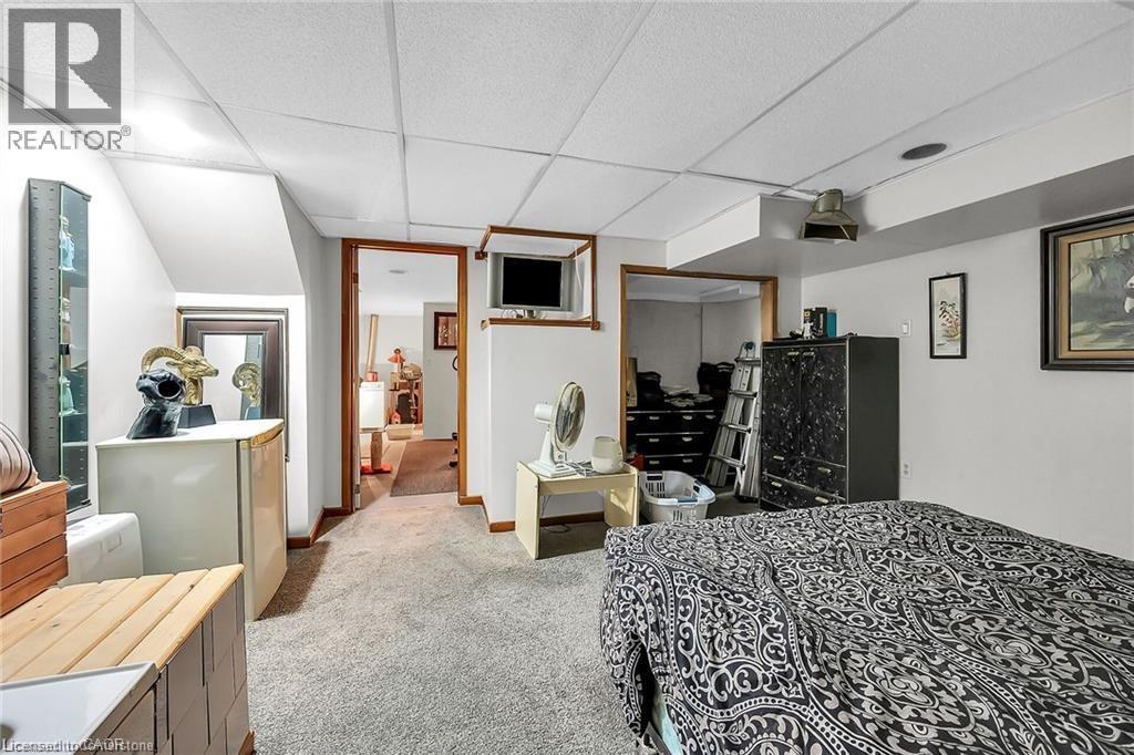 Photo 36 of 49 East Bend Avenue S, Hamilton ON