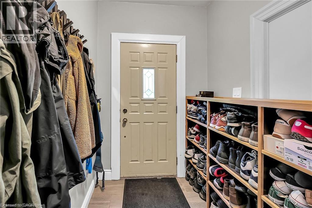 Photo 5 of 49 East Bend Avenue S, Hamilton ON