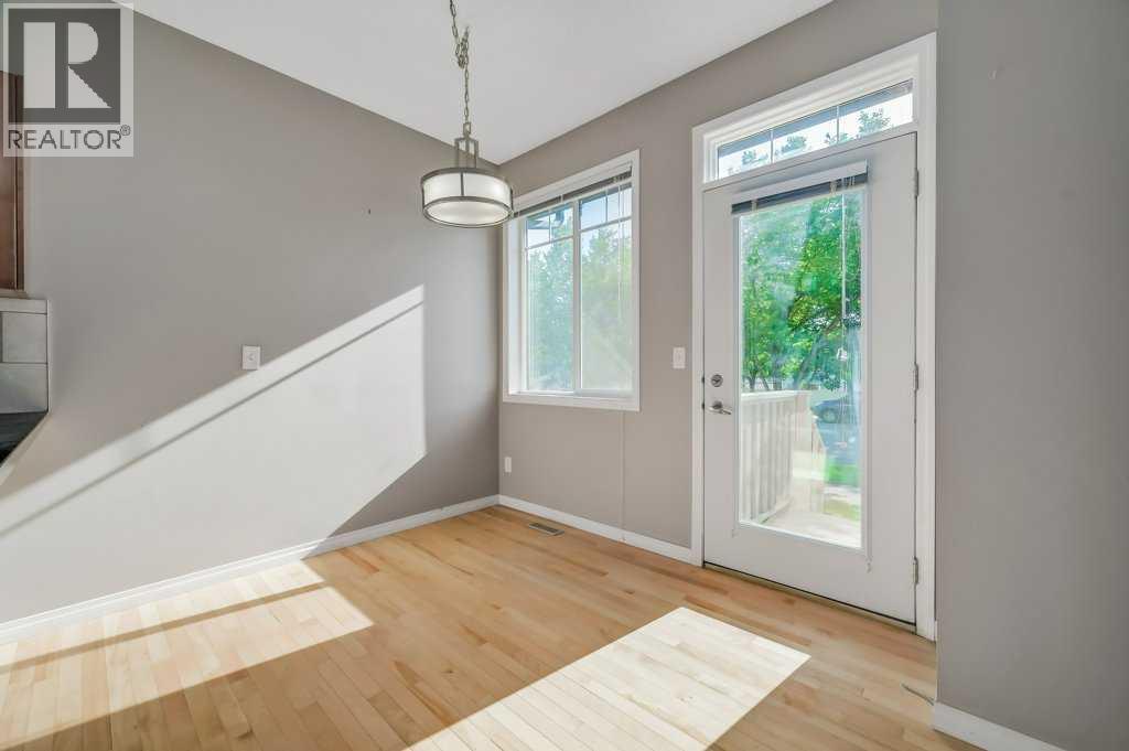 Single Family House for Sale in  Everridge Gardens SW Evergreen Calgary 