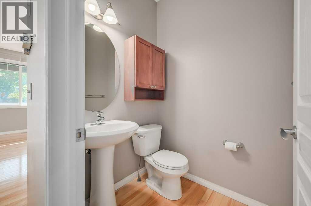 Single Family House for Sale in  Everridge Gardens SW Evergreen Calgary 