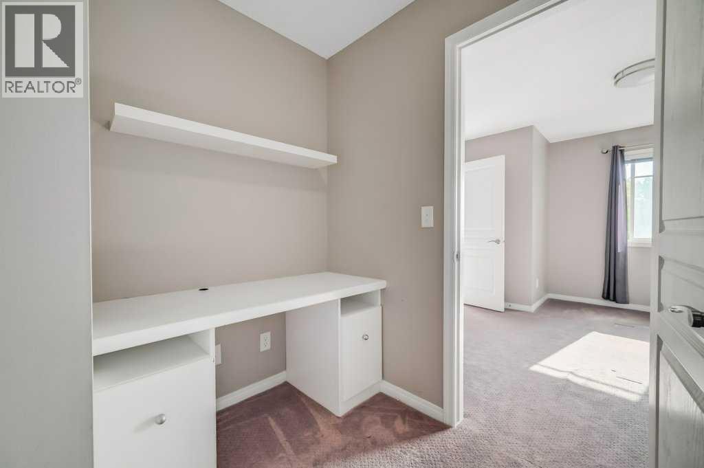 Single Family House for Sale in  Everridge Gardens SW Evergreen Calgary 