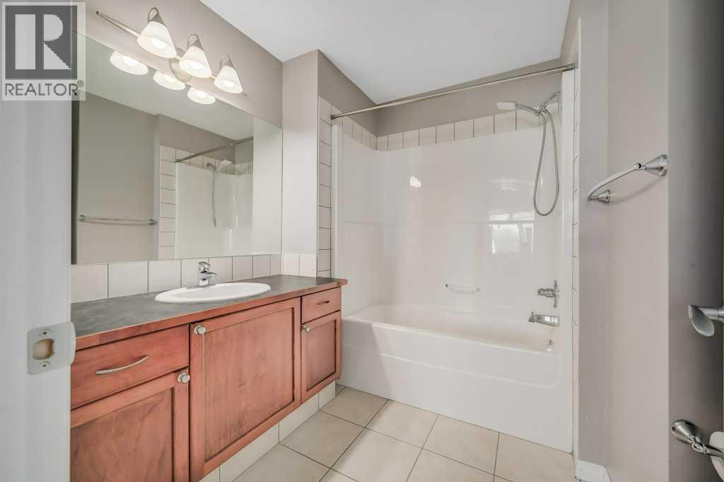 Single Family House for Sale in  Everridge Gardens SW Evergreen Calgary 