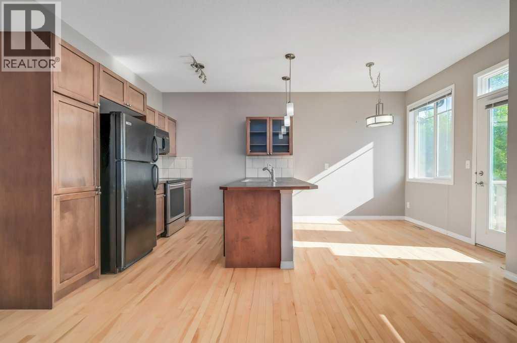 Single Family House for Sale in  Everridge Gardens SW Evergreen Calgary 