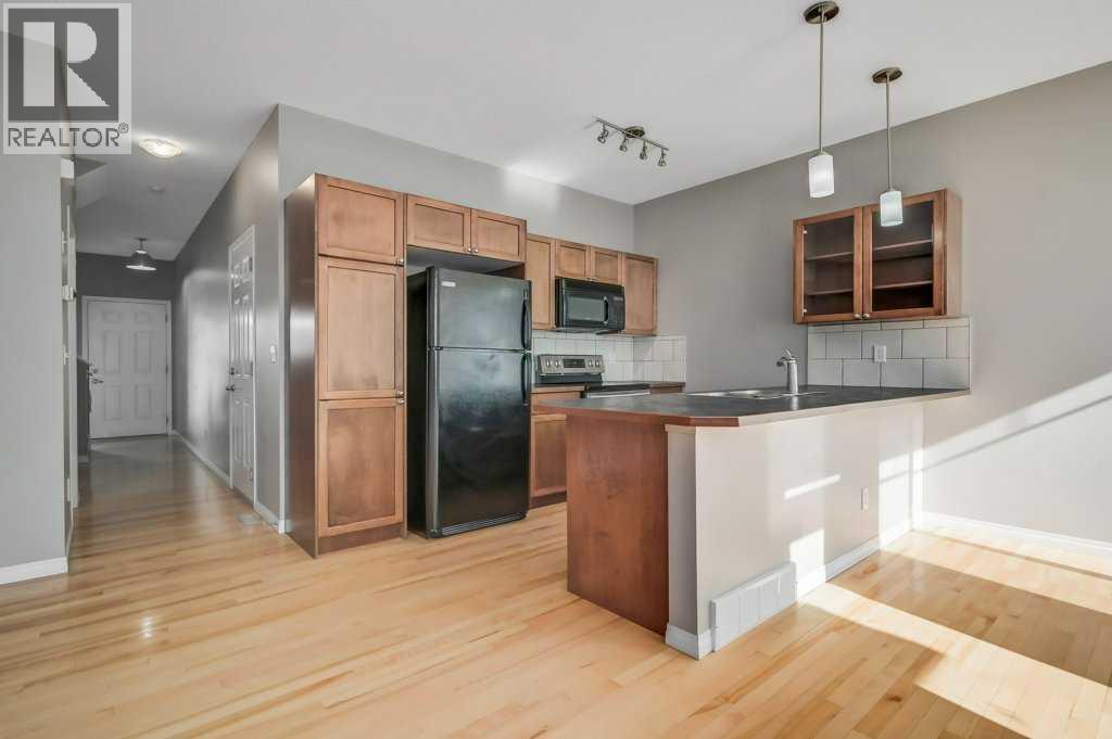 Single Family House for Sale in  Everridge Gardens SW Evergreen Calgary 
