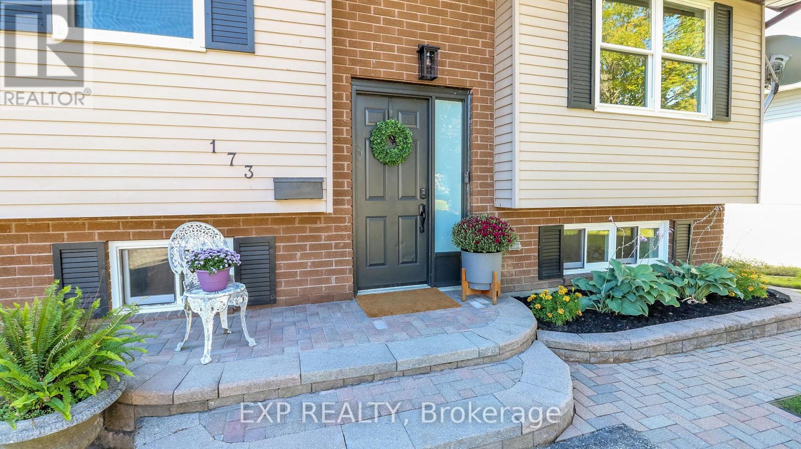 Photo 3 of 173 Shannon Street, Orillia ON