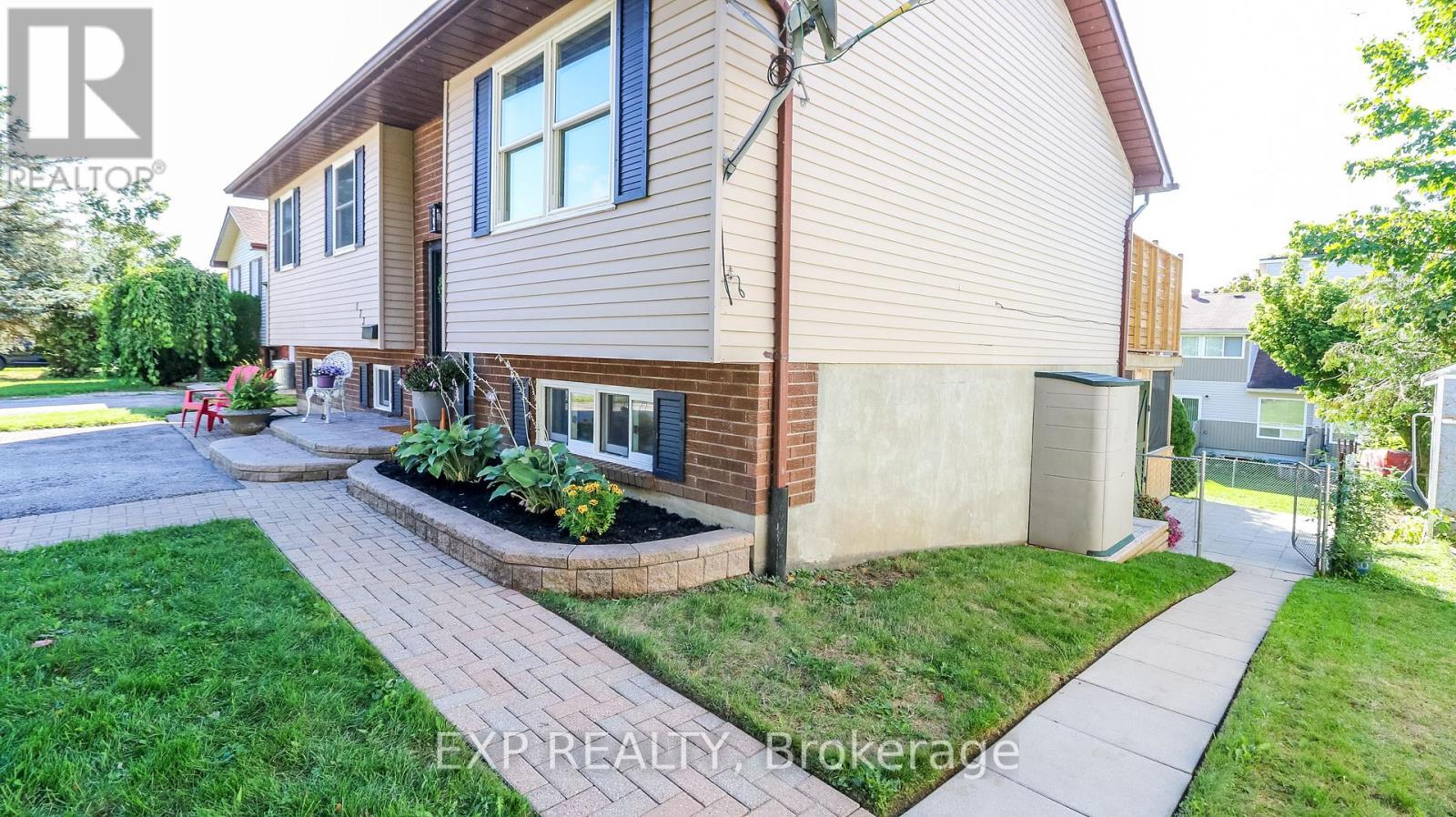 Photo 4 of 173 Shannon Street, Orillia ON