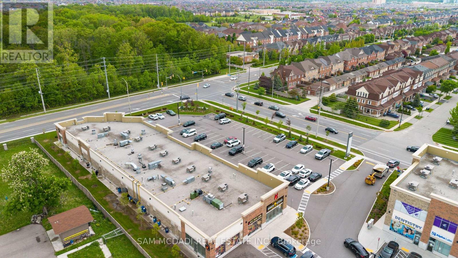 Photo 3 of 72 4700 Ridgeway Drive, Mississauga ON