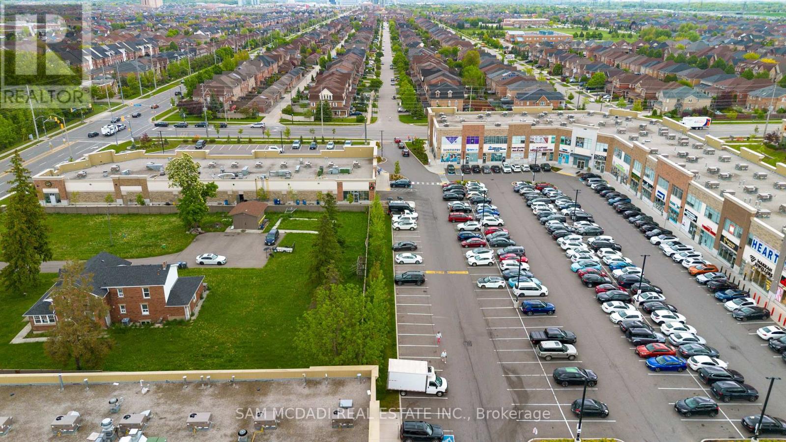 Photo 5 of 72 4700 Ridgeway Drive, Mississauga ON