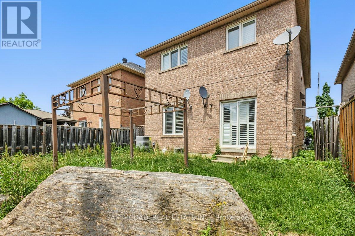 Photo 17 of 7258 Dime Crescent, Mississauga ON