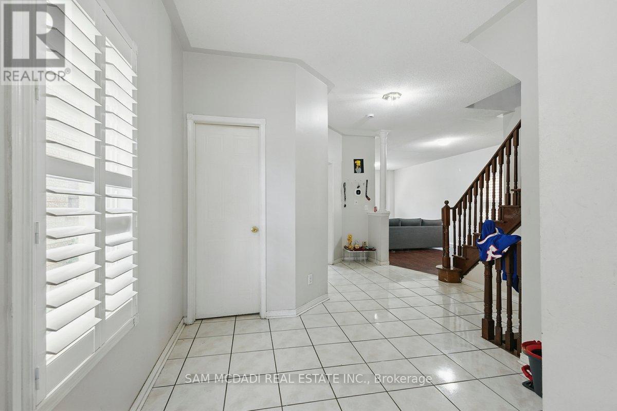 Photo 2 of 7258 Dime Crescent, Mississauga ON