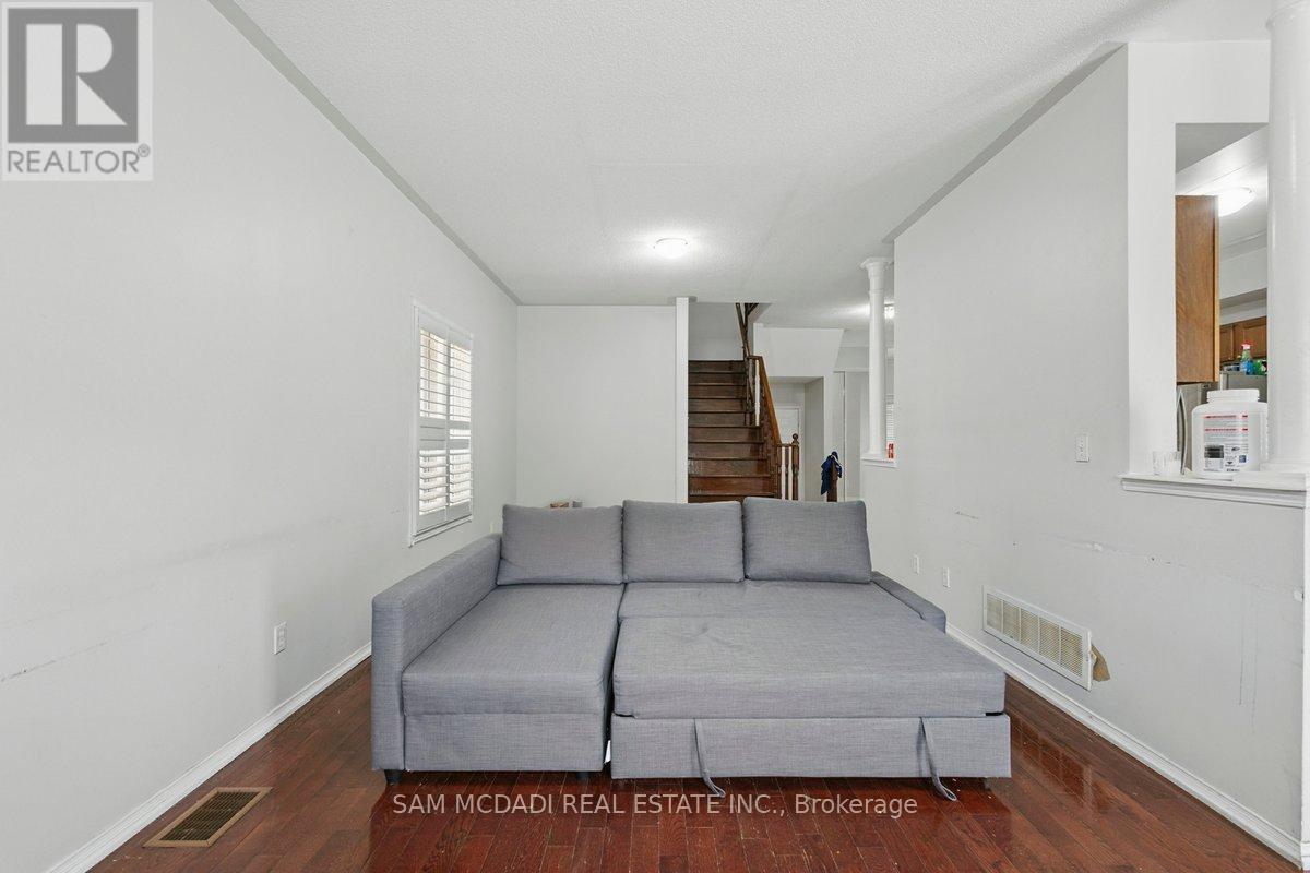 Photo 6 of 7258 Dime Crescent, Mississauga ON