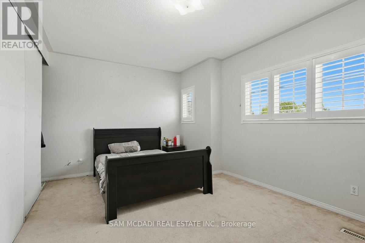 Photo 9 of 7258 Dime Crescent, Mississauga ON
