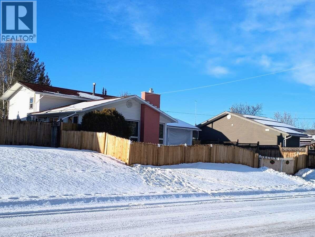 257 CENTENNIAL DRIVE, Mackenzie