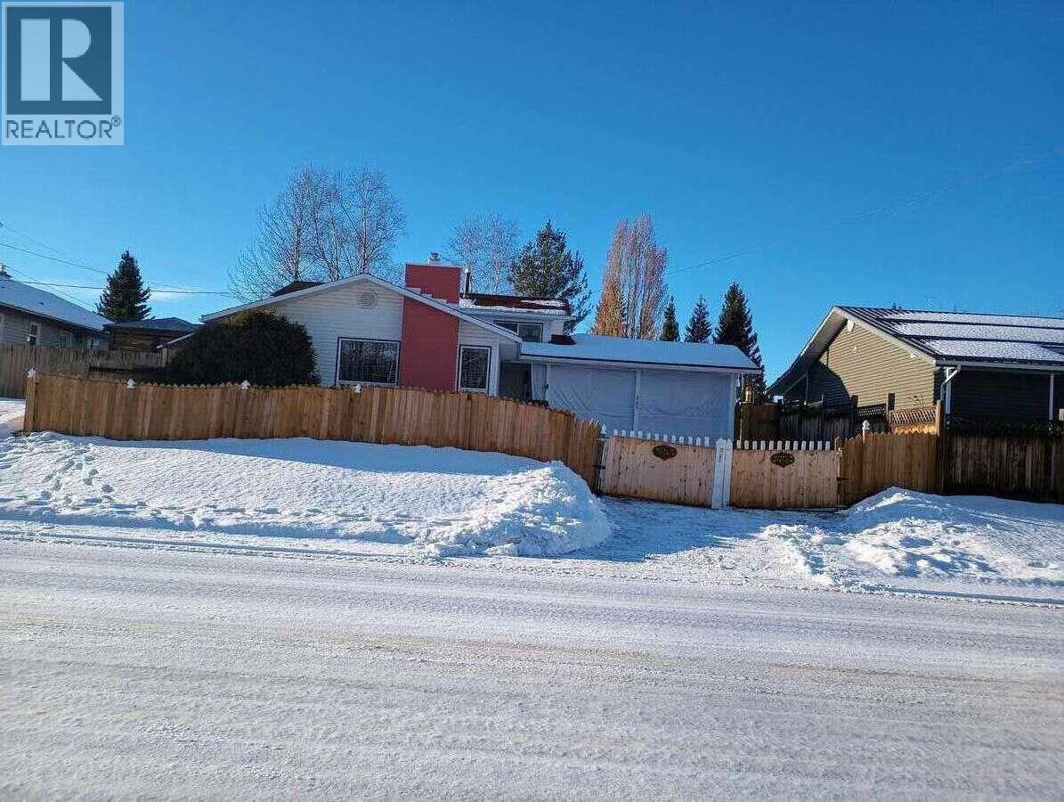 257 CENTENNIAL DRIVE, Mackenzie