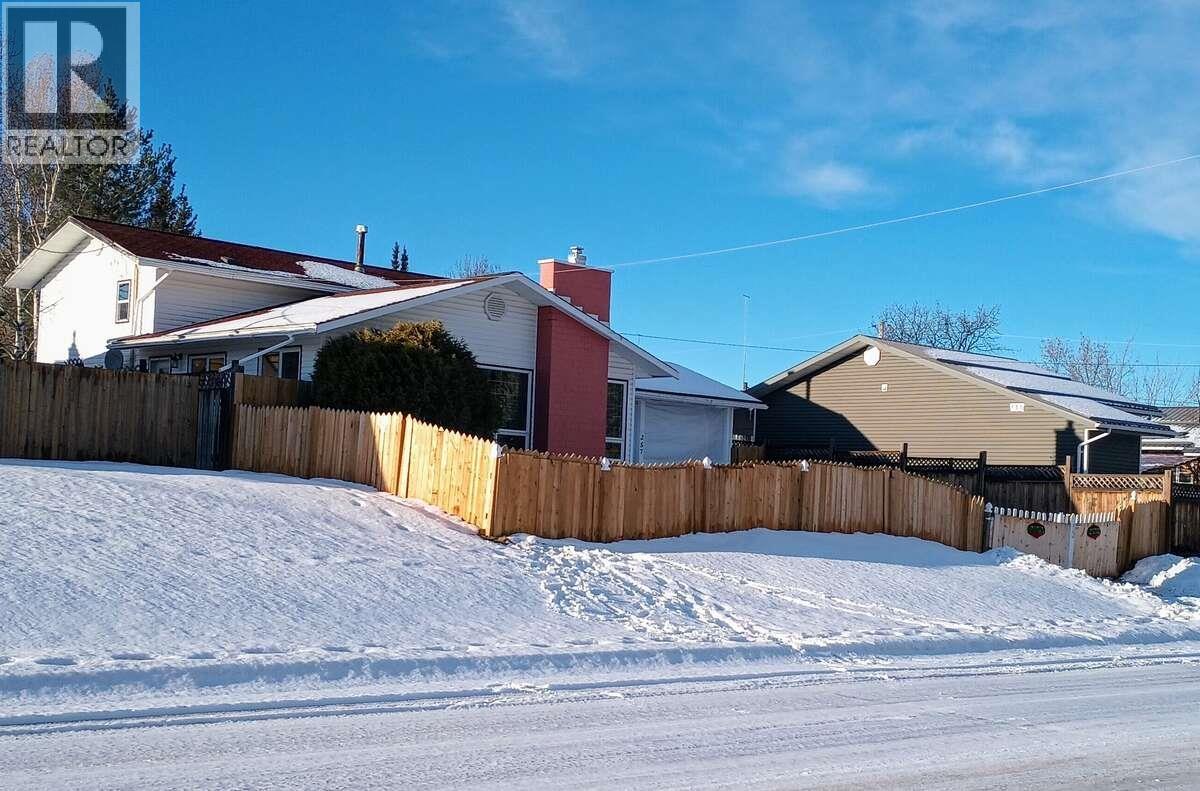 257 CENTENNIAL DRIVE, Mackenzie