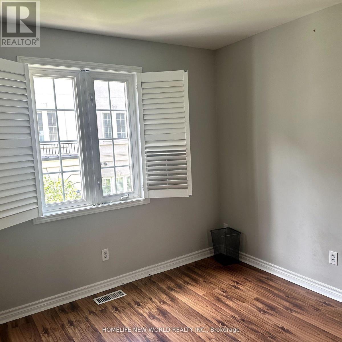 Photo 10 of 204 11 Everson Drive, Toronto ON