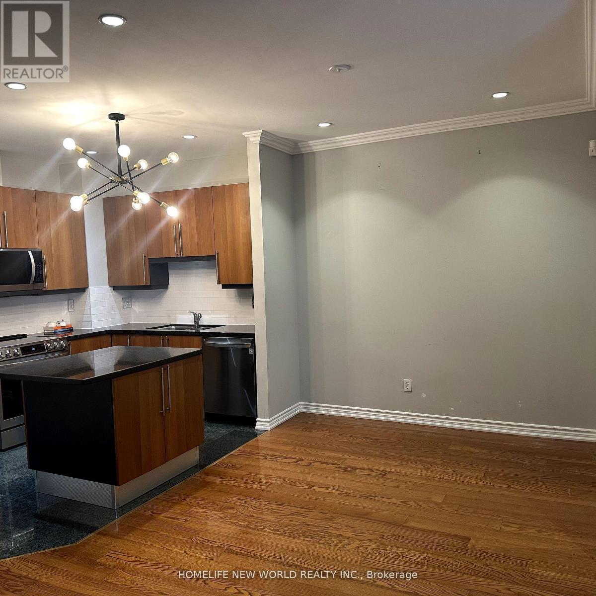 Photo 3 of 204 11 Everson Drive, Toronto ON