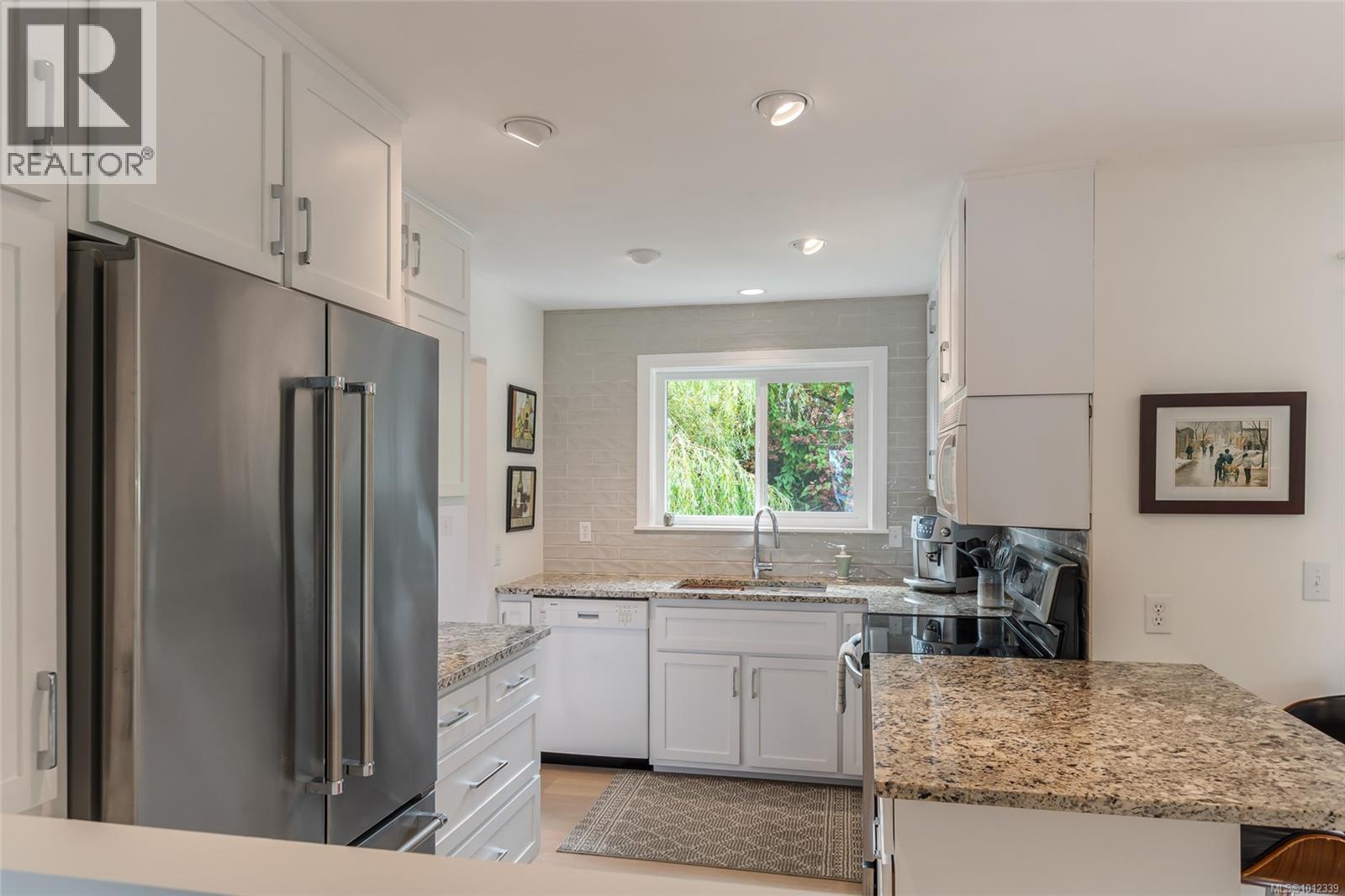 Photo 19 of 228 Potlatch St, Parksville BC