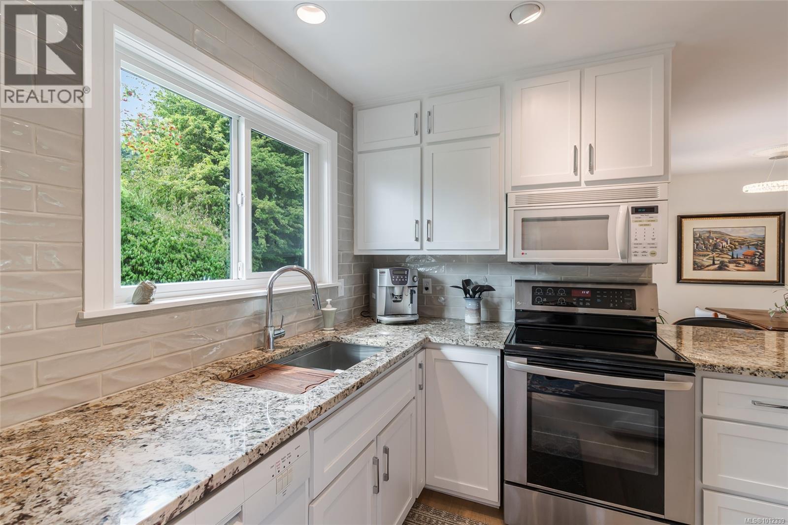 Photo 20 of 228 Potlatch St, Parksville BC