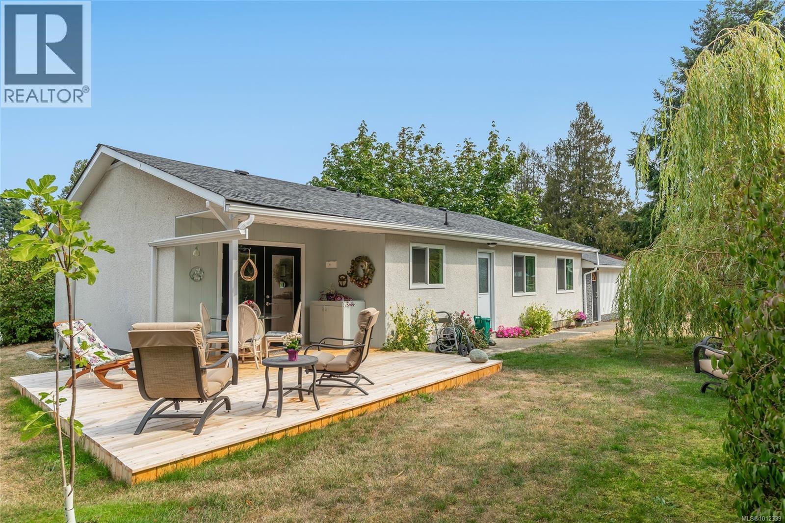 Photo 2 of 228 Potlatch St, Parksville BC