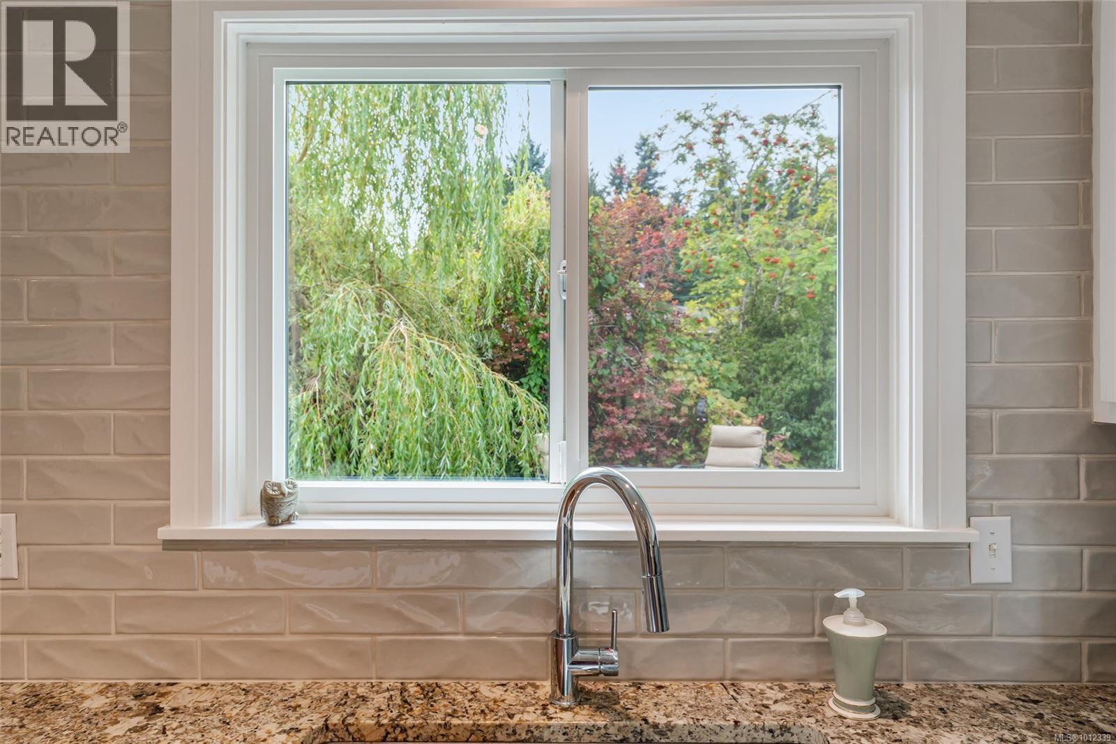 Photo 22 of 228 Potlatch St, Parksville BC
