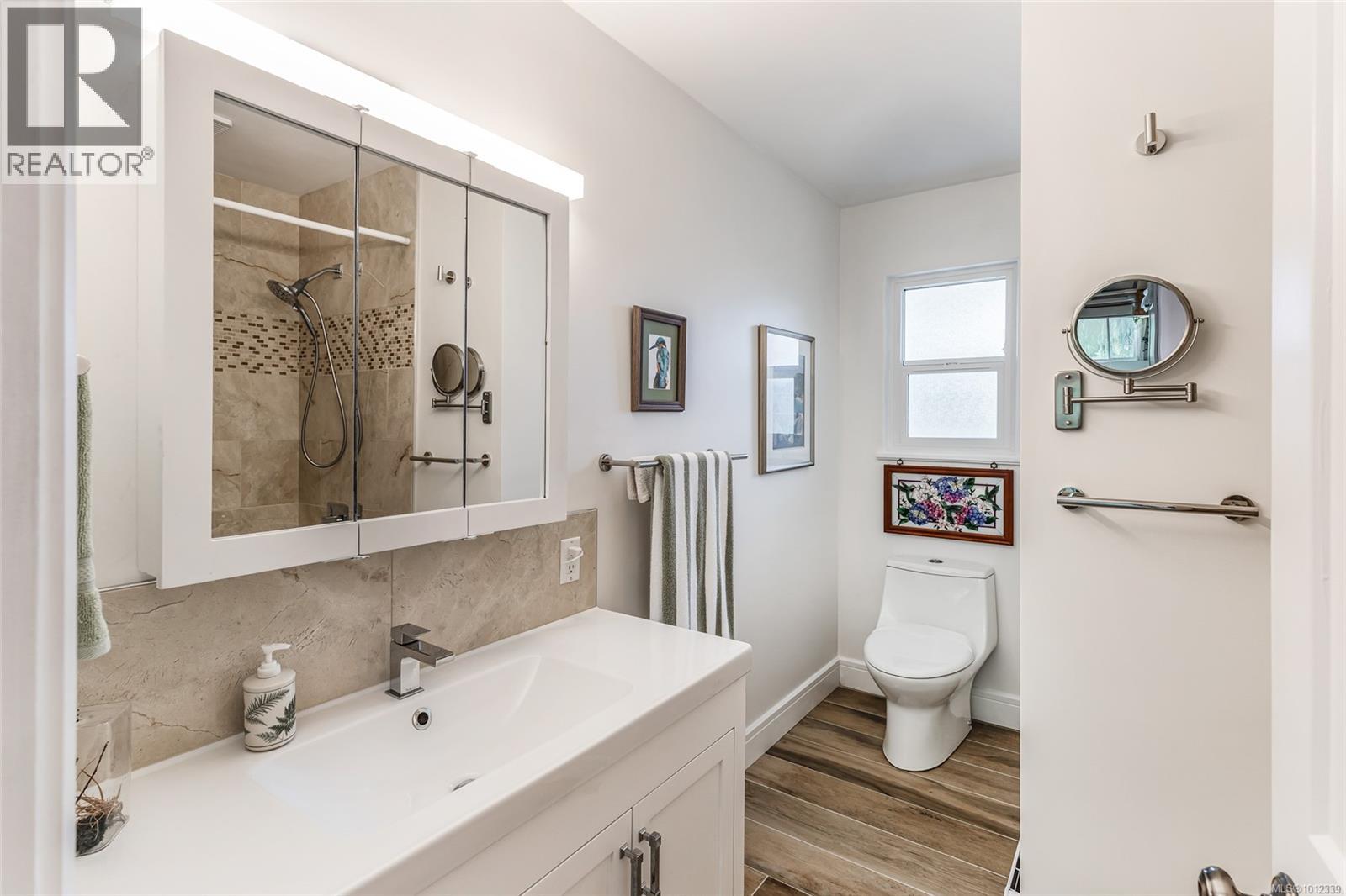 Photo 12 of 228 Potlatch St, Parksville BC