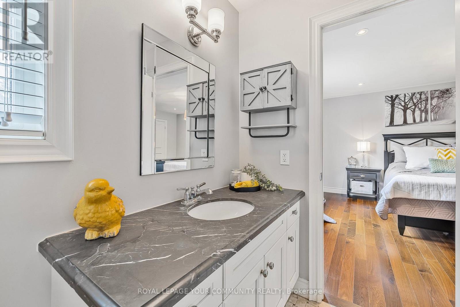 Photo 22 of 1189 Kingdale Road, Newmarket ON