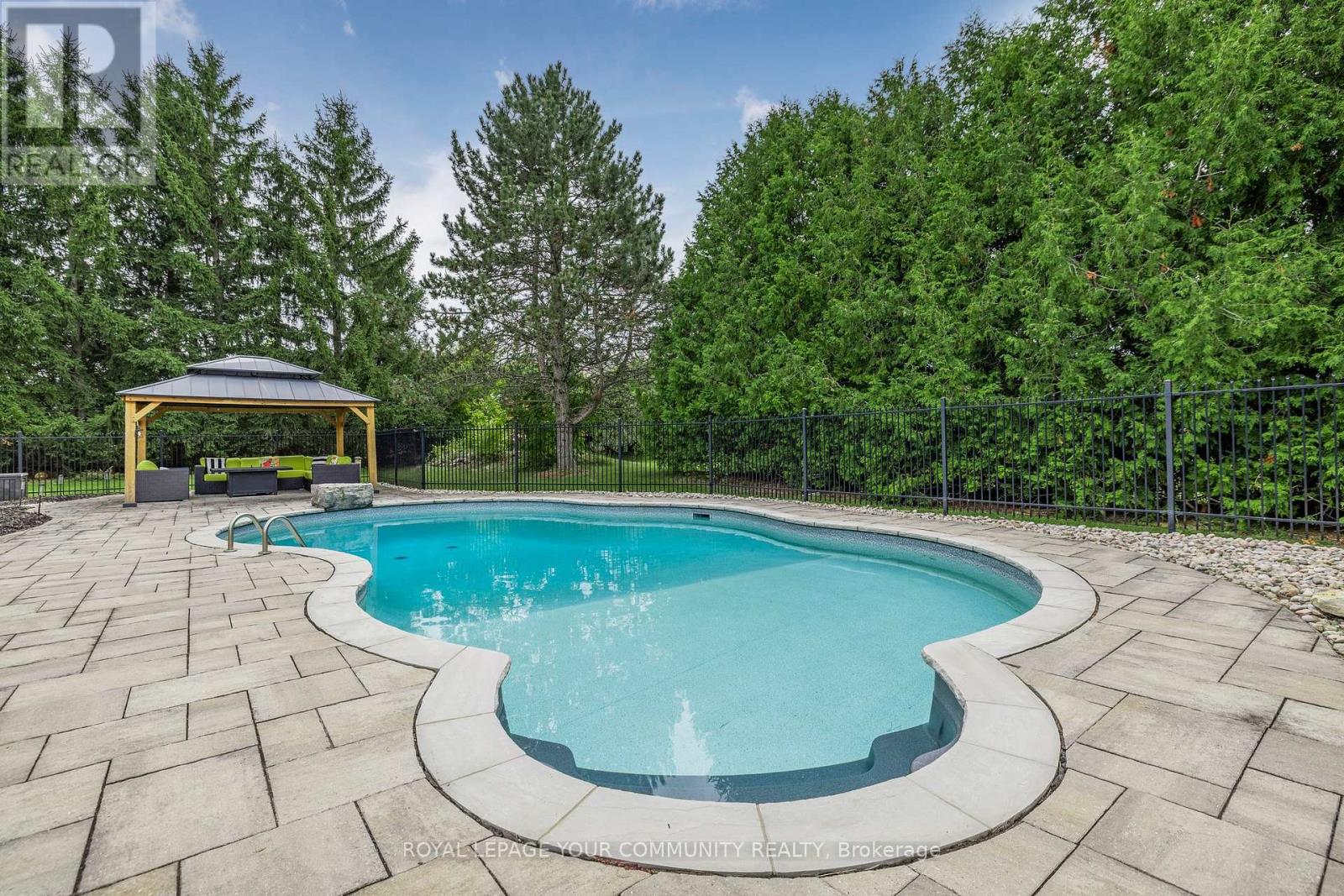 Photo 33 of 1189 Kingdale Road, Newmarket ON