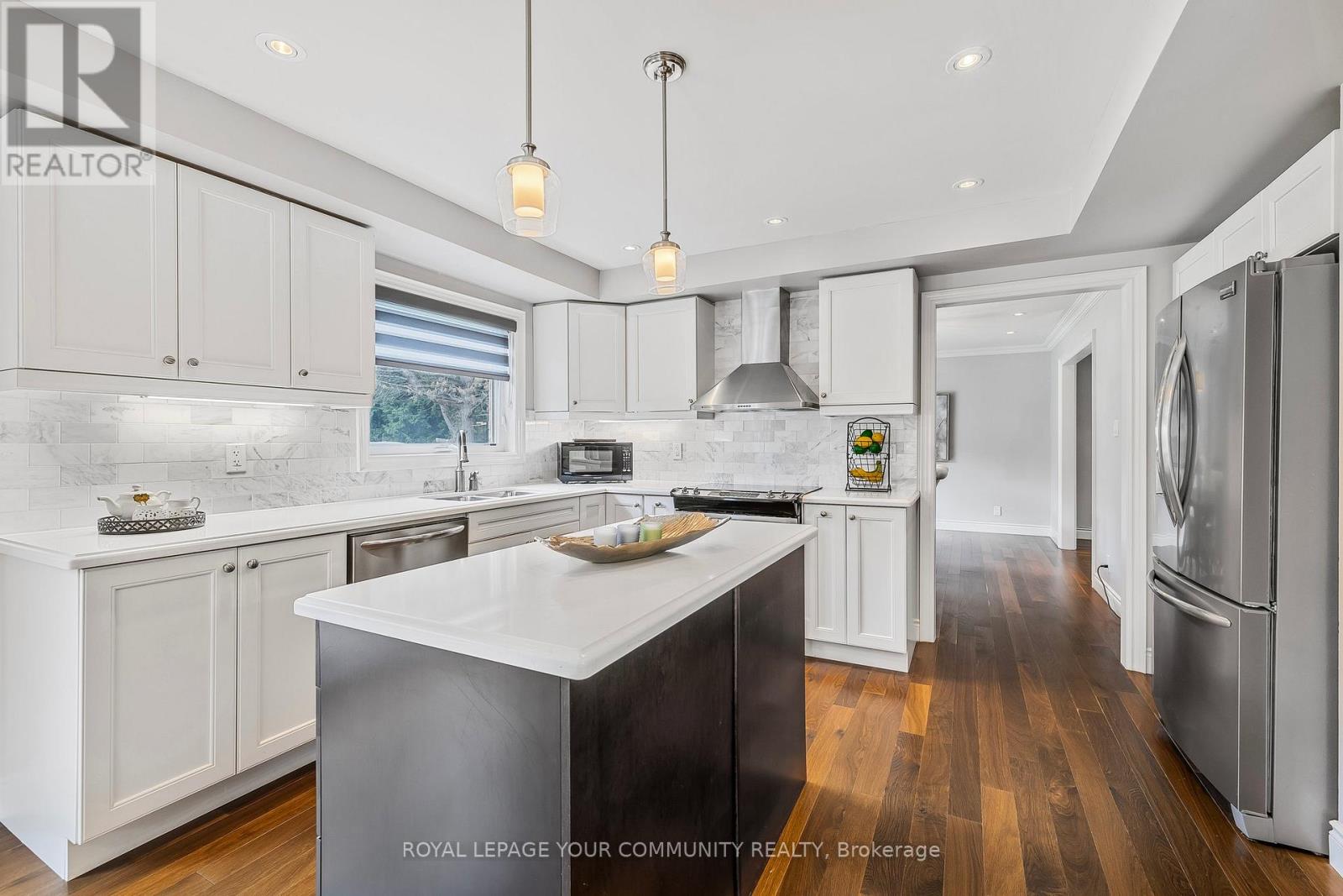 Photo 7 of 1189 Kingdale Road, Newmarket ON