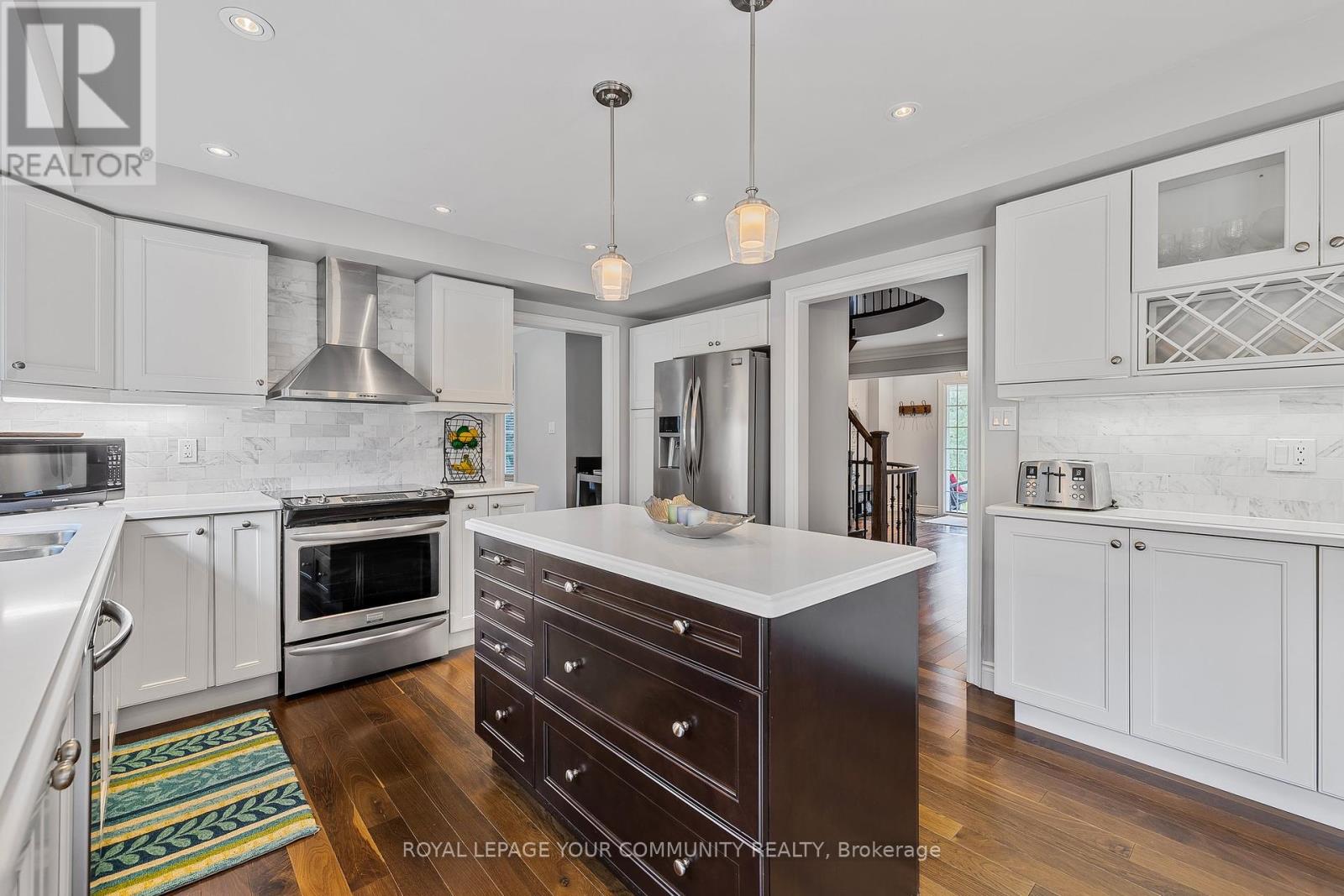Photo 9 of 1189 Kingdale Road, Newmarket ON