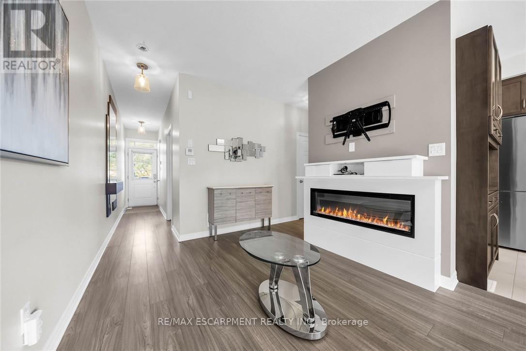 Photo 10 of 25 70 Plains Road W, Burlington ON