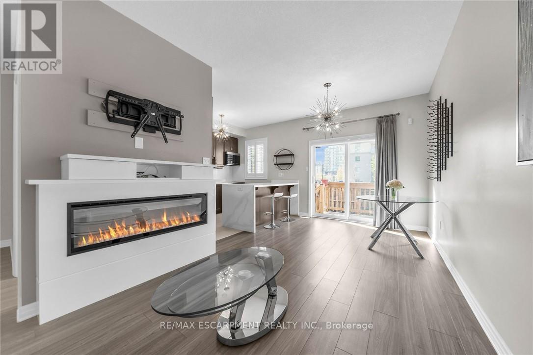 Photo 11 of 25 70 Plains Road W, Burlington ON