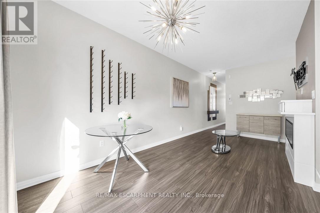 Photo 14 of 25 70 Plains Road W, Burlington ON
