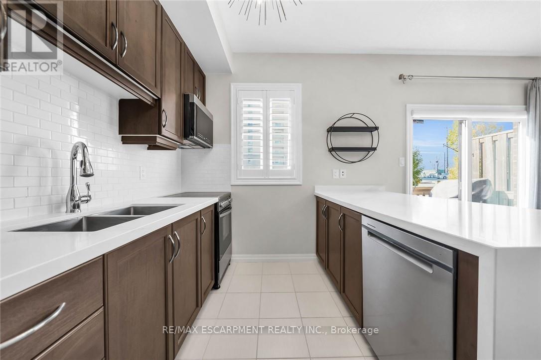 Photo 20 of 25 70 Plains Road W, Burlington ON