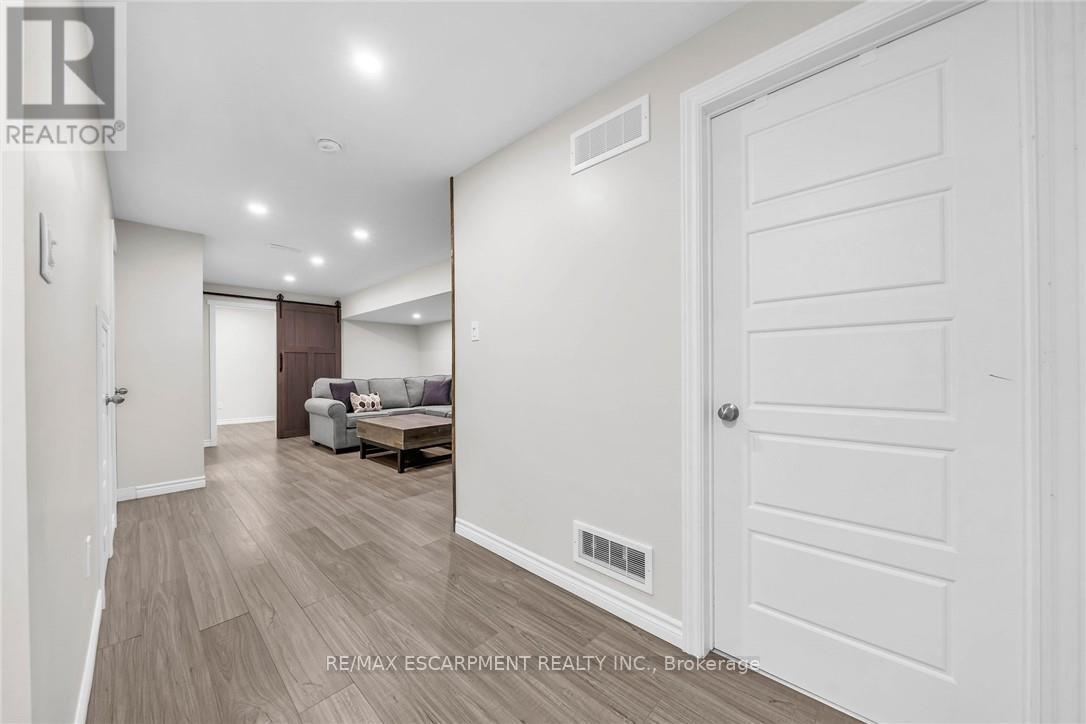 Photo 25 of 25 70 Plains Road W, Burlington ON