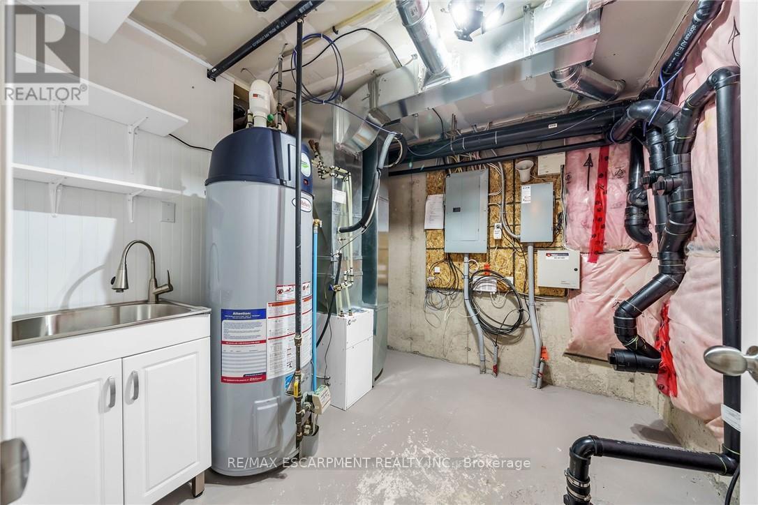Photo 36 of 25 70 Plains Road W, Burlington ON