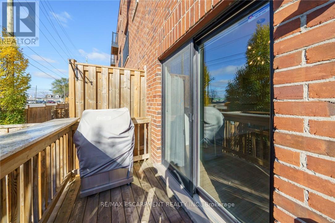 Photo 38 of 25 70 Plains Road W, Burlington ON