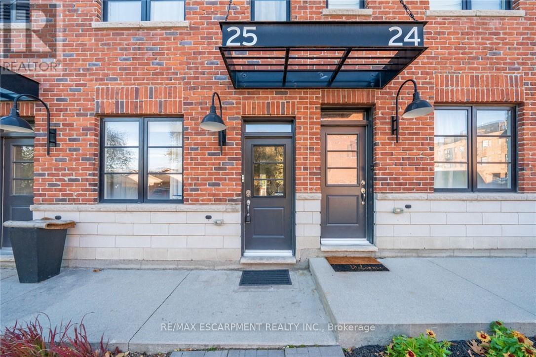 Photo 4 of 25 70 Plains Road W, Burlington ON