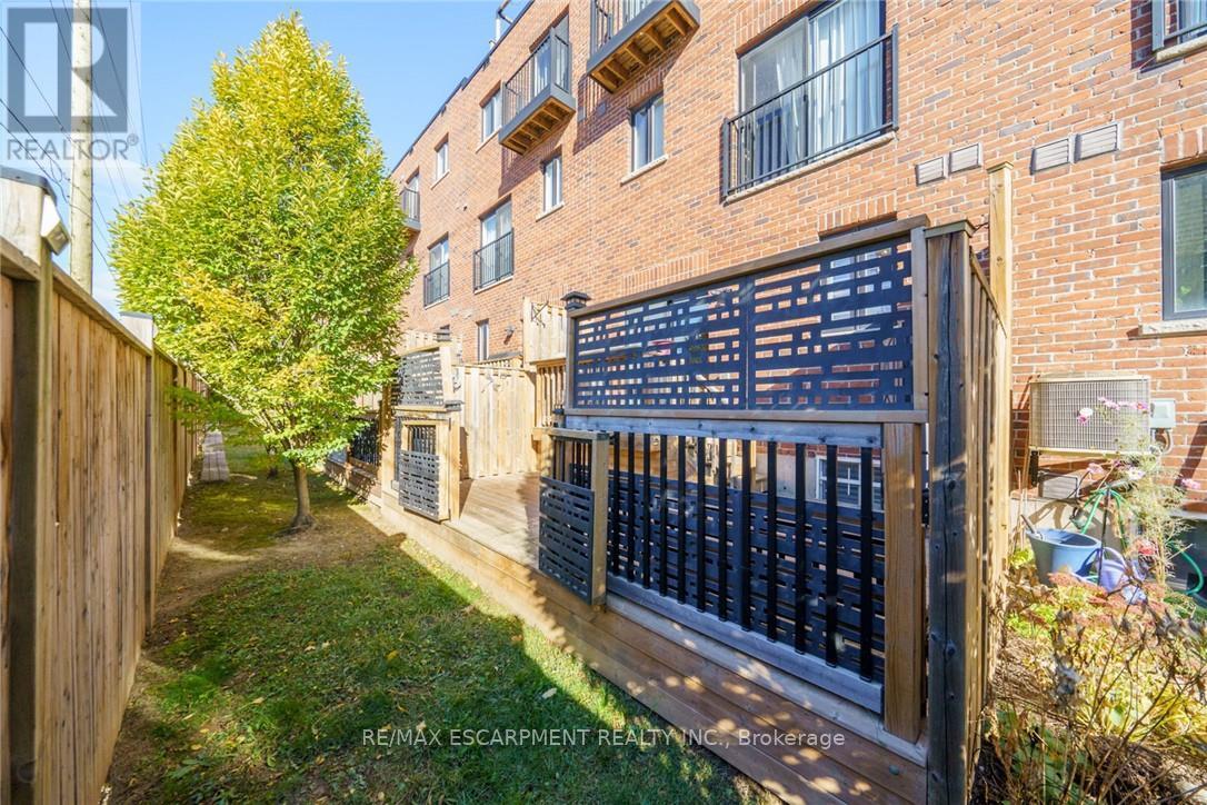 Photo 42 of 25 70 Plains Road W, Burlington ON