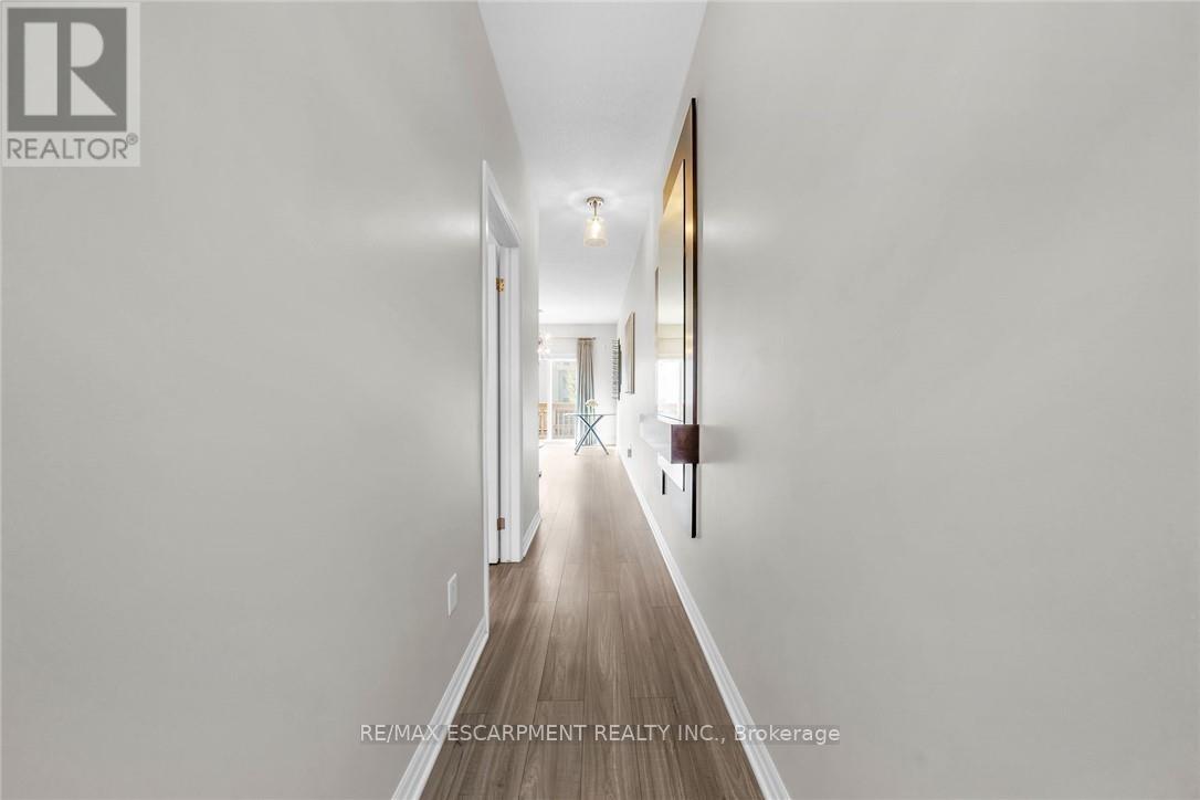 Photo 6 of 25 70 Plains Road W, Burlington ON