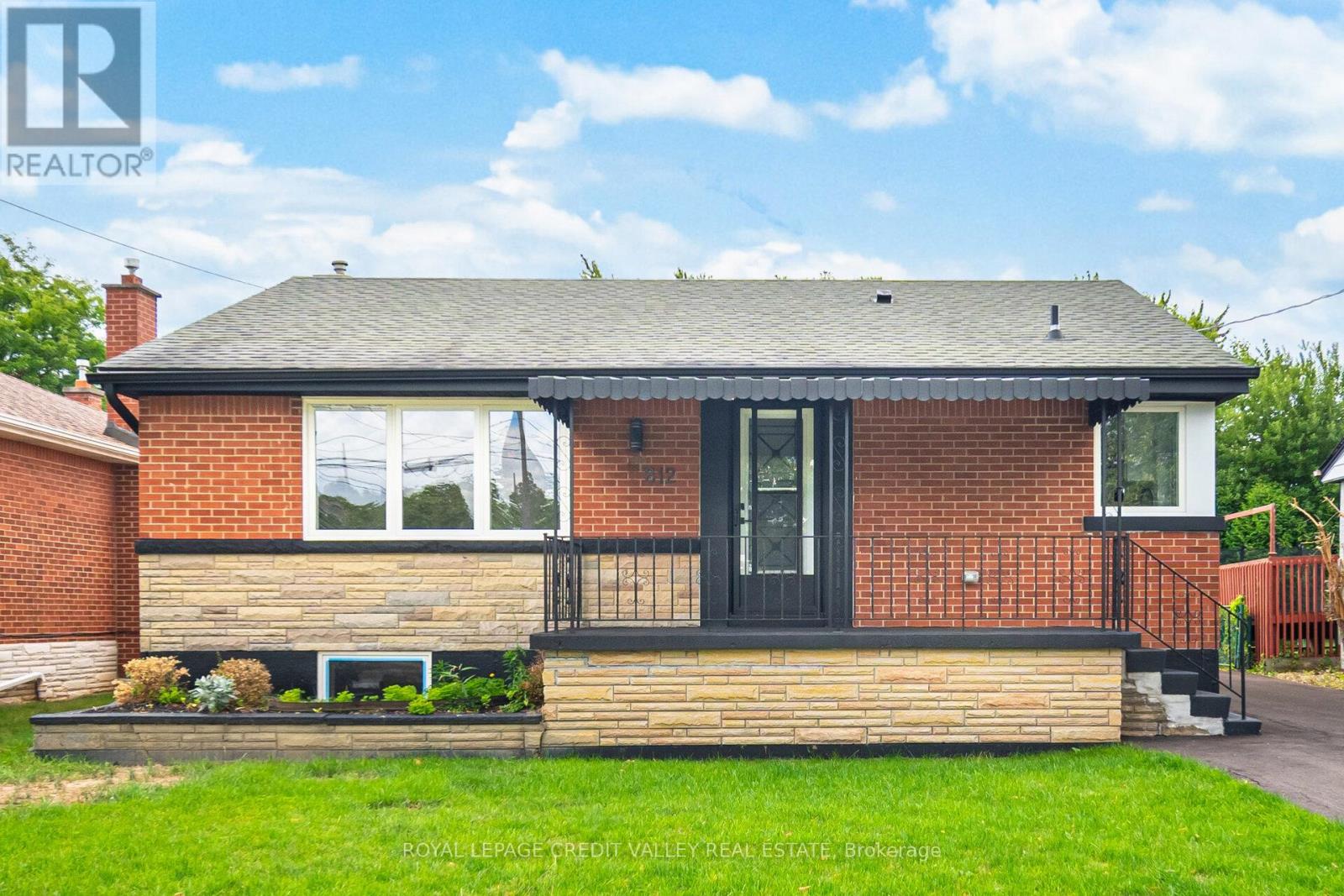 Photo 1 of Upper 812 Tenth Avenue, Hamilton ON