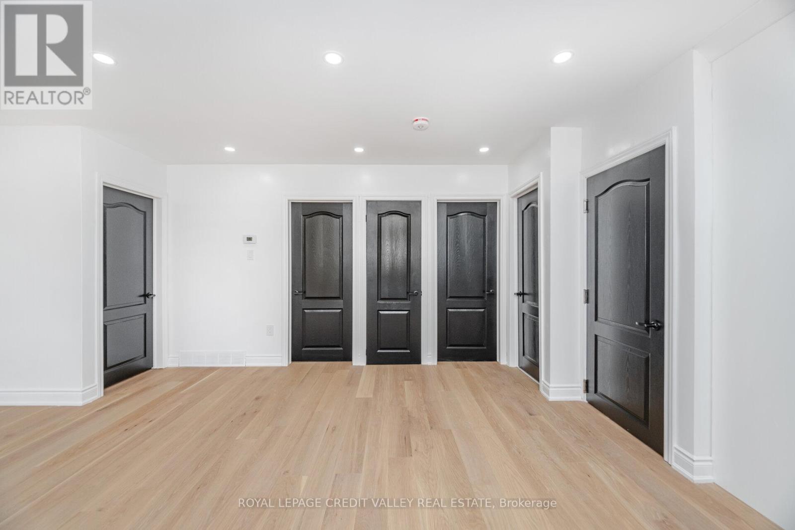 Photo 17 of Upper 812 Tenth Avenue, Hamilton ON