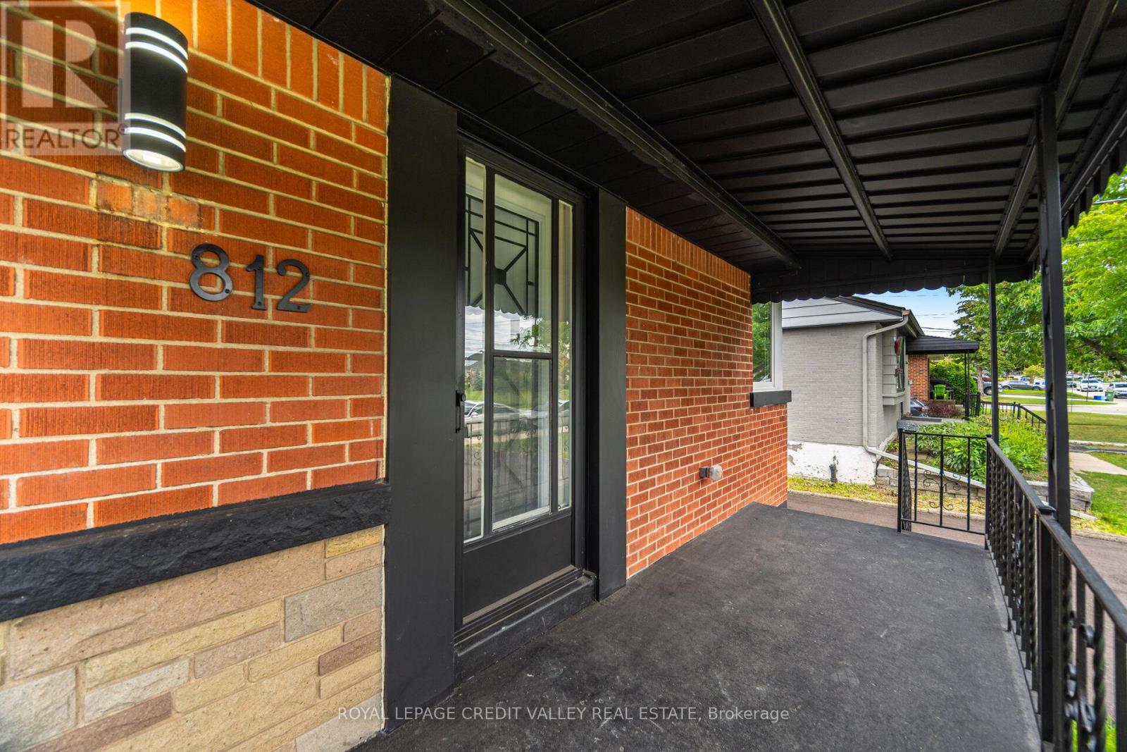 Photo 8 of Upper 812 Tenth Avenue, Hamilton ON