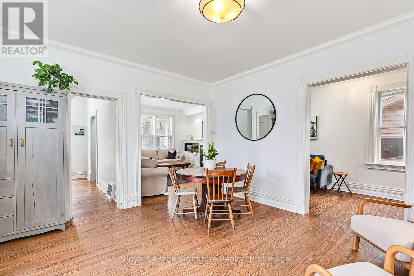 Photo 10 of 155 Clark Street, Blue Mountains ON