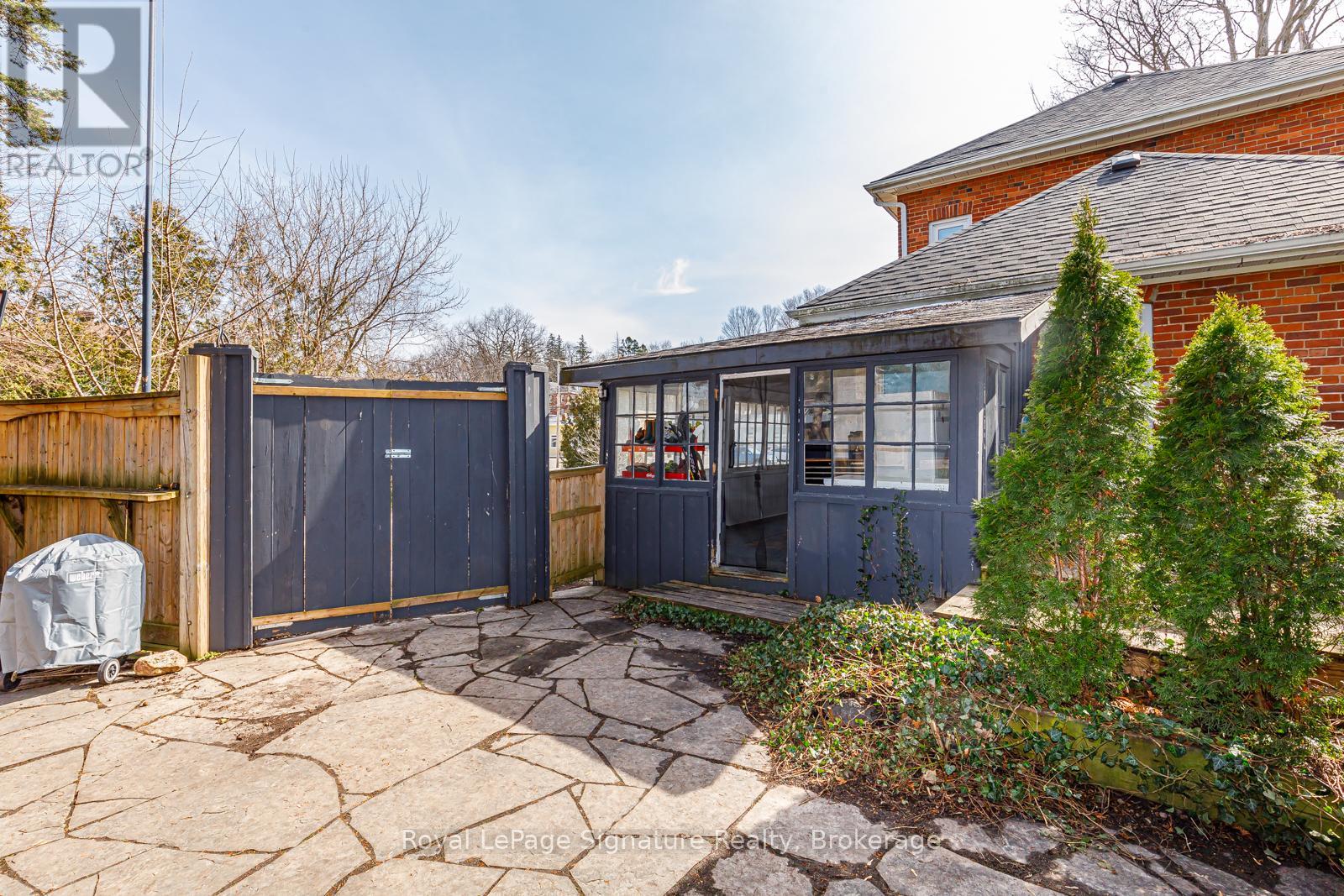 Photo 23 of 155 Clark Street, Blue Mountains ON