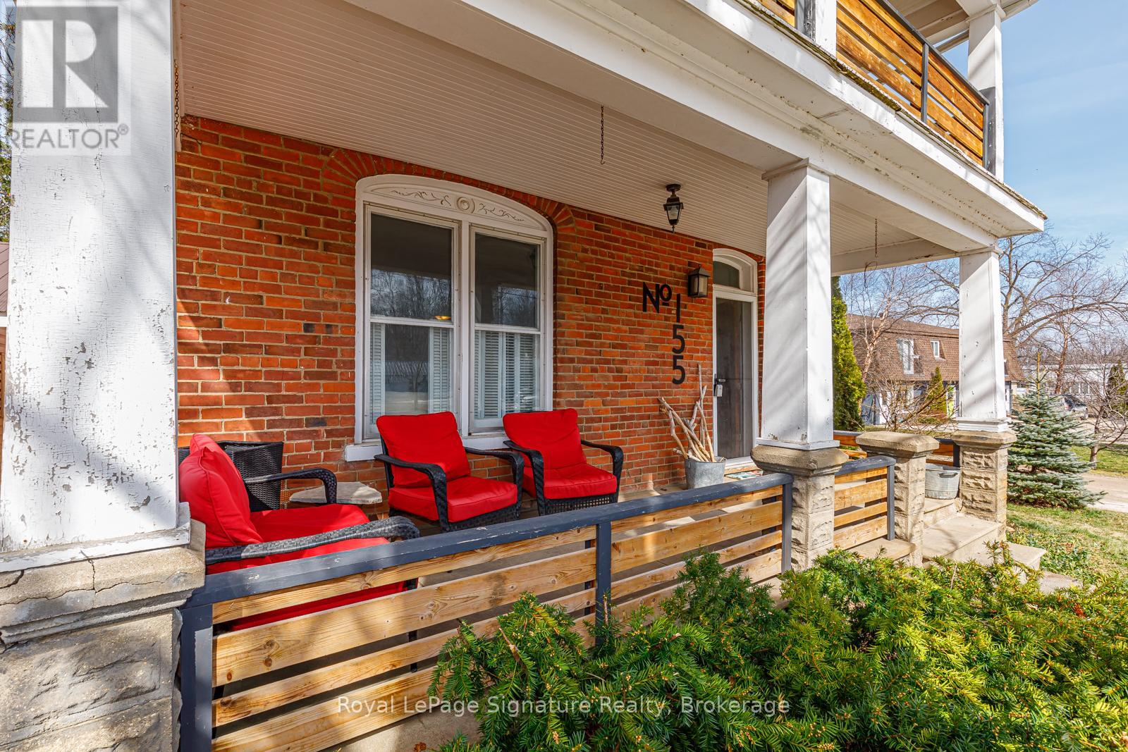 Photo 3 of 155 Clark Street, Blue Mountains ON