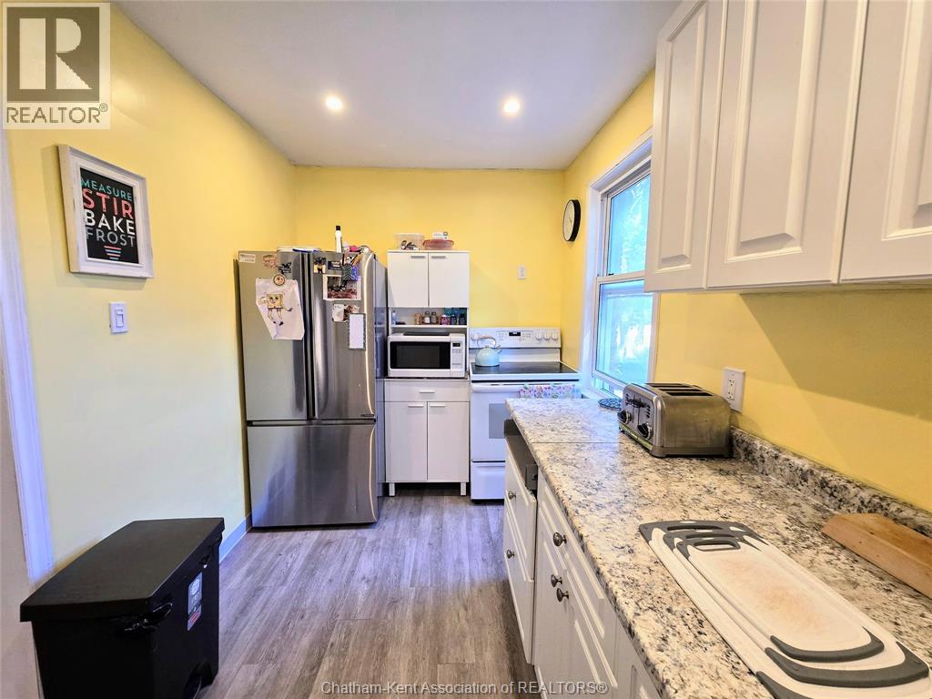 Photo 4 of 74 Sunnyside Avenue, Chatham ON