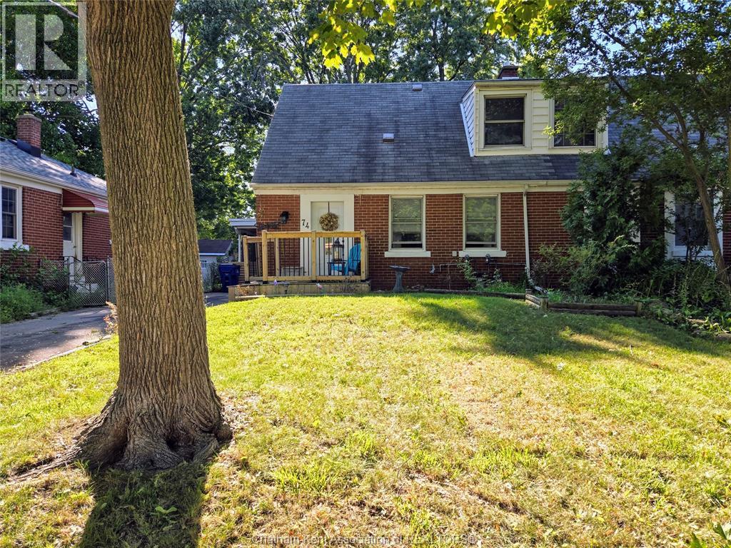 Photo 2 of 74 Sunnyside Avenue, Chatham ON